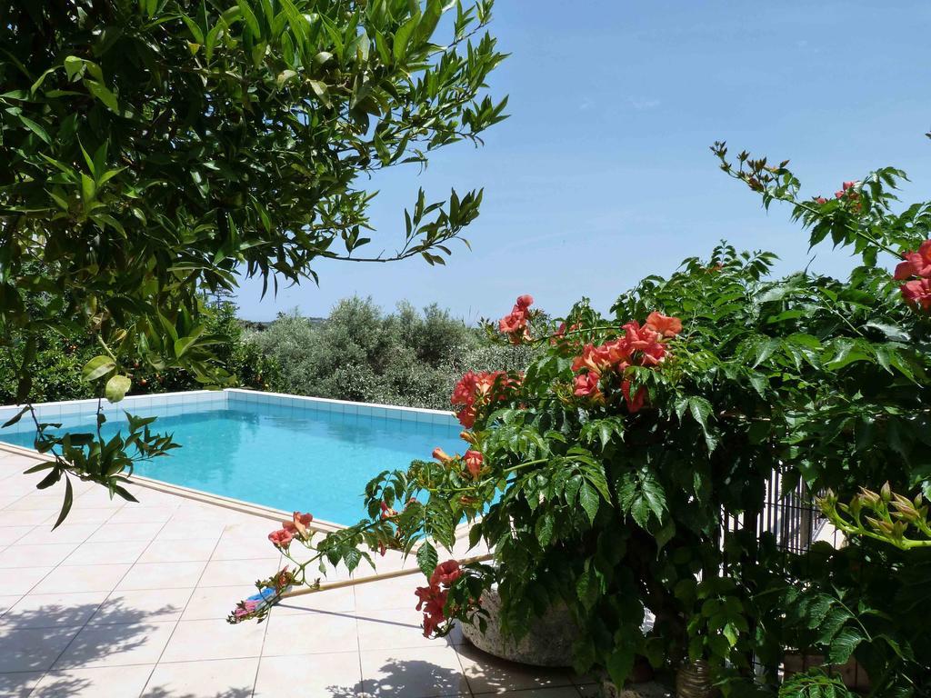 The Garden Villas Máleme Luaran gambar